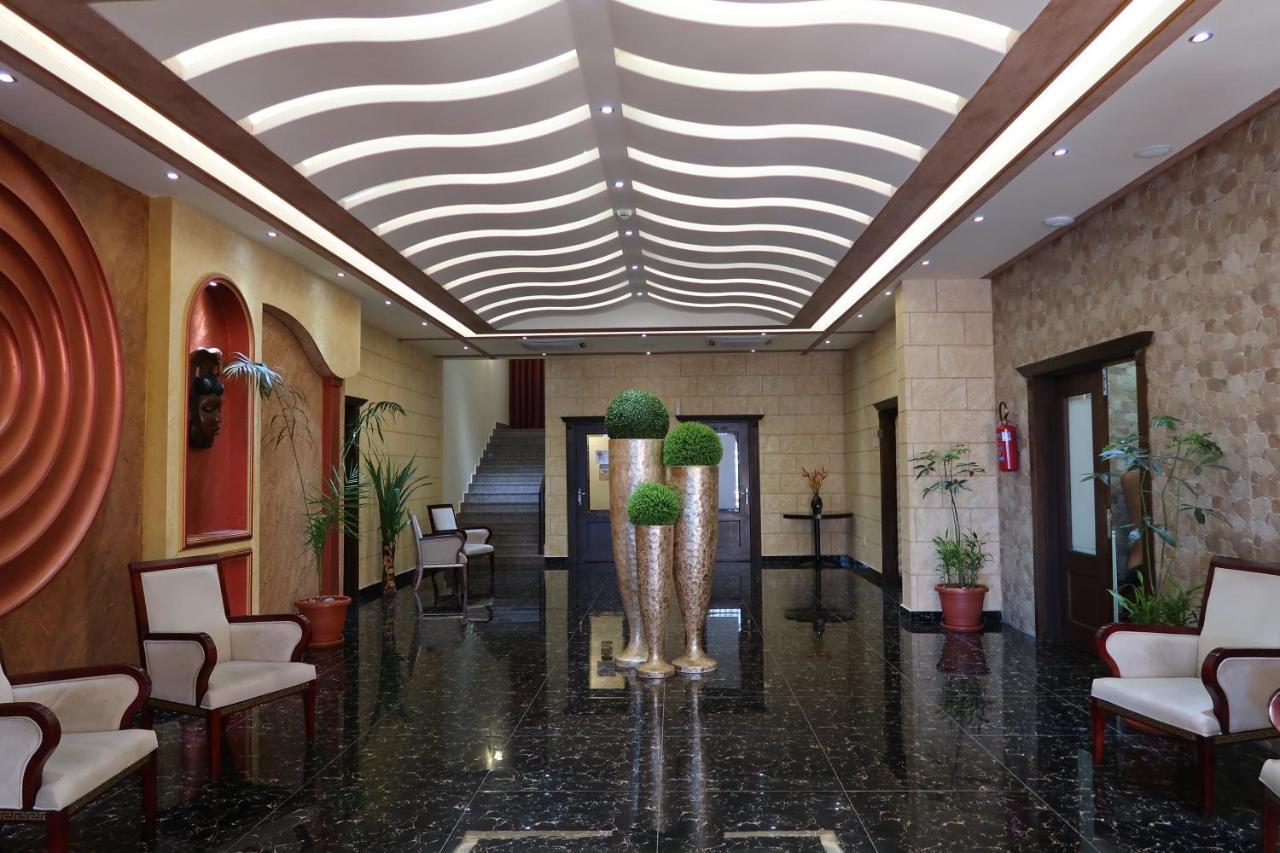 Boulevard Palace Hotel Monrovia Exterior photo